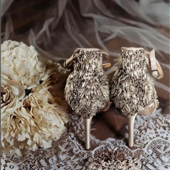 Badgley Mischka Satin Tampa Ivory Crystal Ankle Strap Stiletto Sandals N… - Picture 7 of 15